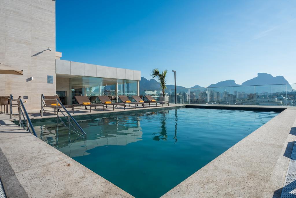 ריו דה ז'ניירו Windsor Marapendi Hotel מראה חיצוני תמונה Hotel's rooftop pool