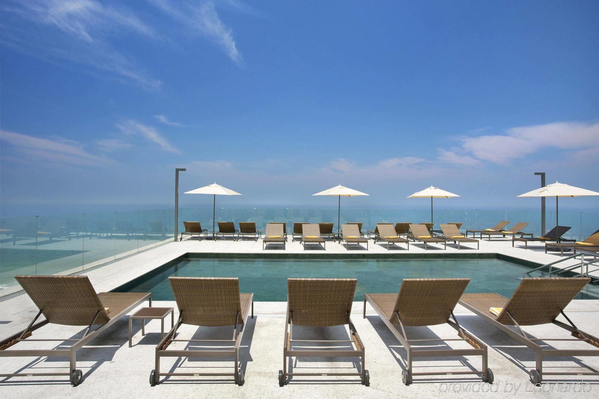 ריו דה ז'ניירו Windsor Marapendi Hotel מראה חיצוני תמונה The rooftop pool at the hotel